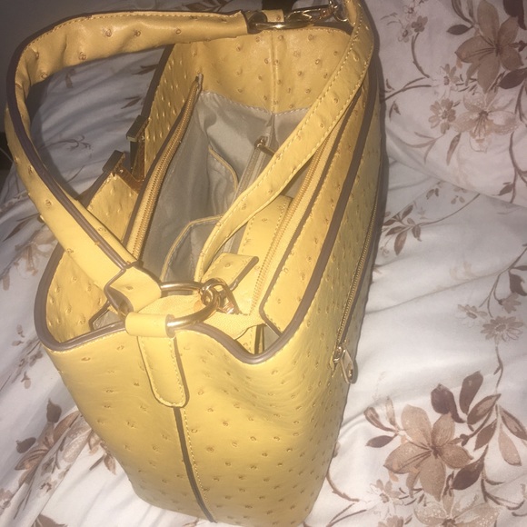 Purses - Picture 3 of 4